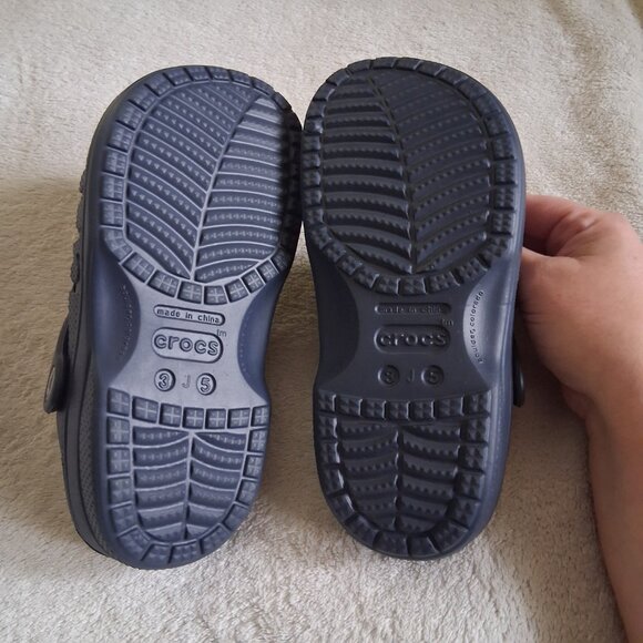 Crocs Boys Unisex Youth Size 3 Navy Blue Baya Clogs - Picture 7 of 8